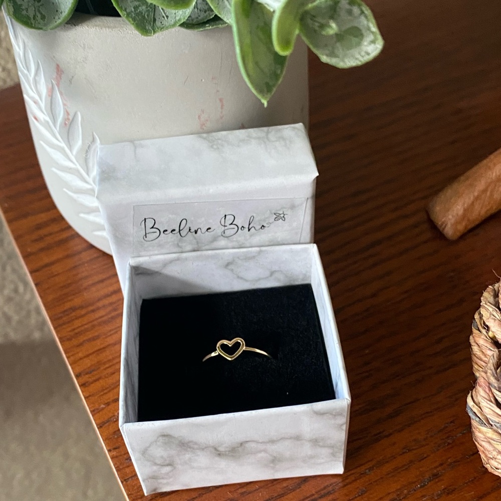 Goldtone Open Heart Ring Dainty Romantic Gift Everyday Jewelry size 7